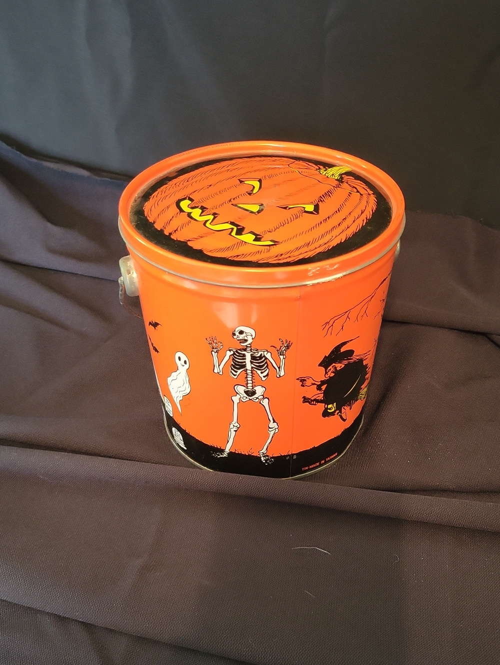Vintage 1980's Halloween Litho Tin  Trick-or-Treat Pail With Haunted House Theme
